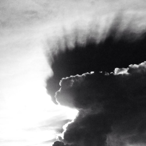 When nature does parlor tricks #clouds #cloudporn #stormclouds #sky #weather #bnw #bnwmood #bnw_plan