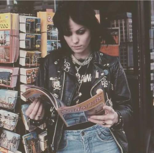 i-love-playing-with-fire: Joan Jett #joan jett #billy idol #charlie sexton