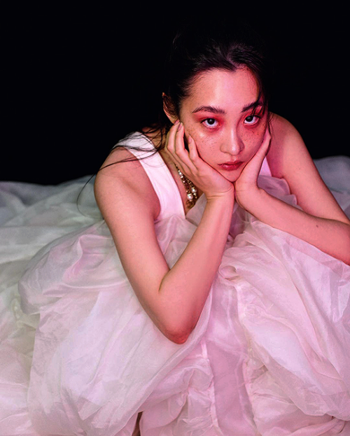 gominshi:KIM MIN HA 김민하By Hyea W. Kang┃VOGUE KOREA (May 2022)