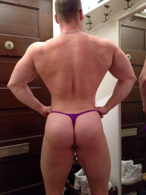 ascandicsmooth:  Follow For Only BIG SMOOTH MUSCLE MALE BUBBLE BUTTS