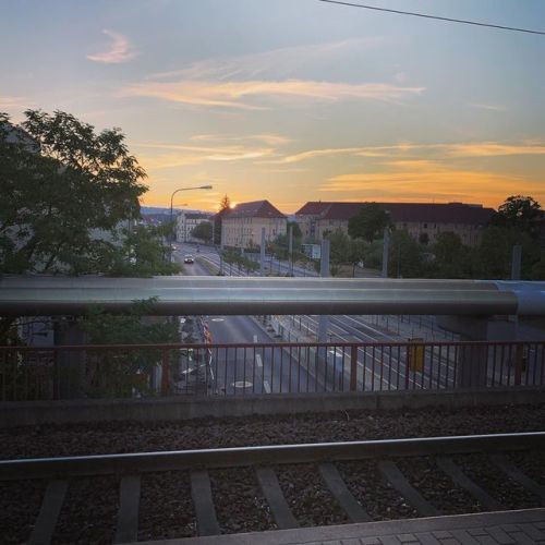 Guten Morgen auf zur zweiten Frühschicht  (hier: S-Bahn Dresden-Dobritz)www.instagram.com/p/