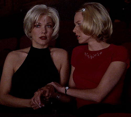 dailyflicks:  Mulholland Drive (2001) dir. David Lynch