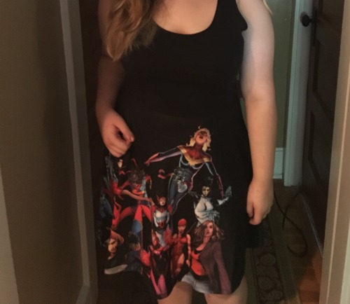 bean-femme: my make up is kinda shit but check out my dress lol