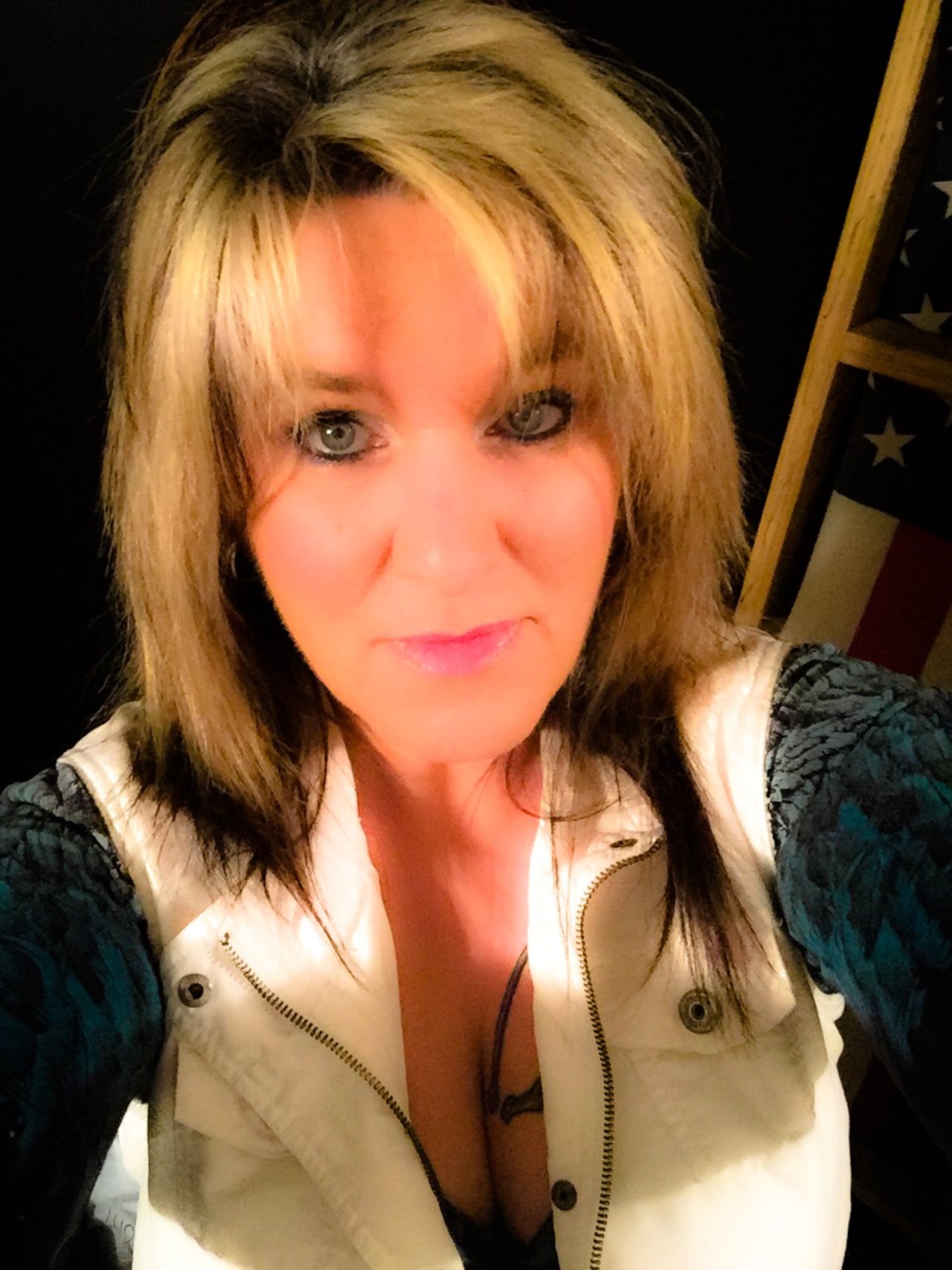 wvgurl71:  All dressed up to go out and no date💋