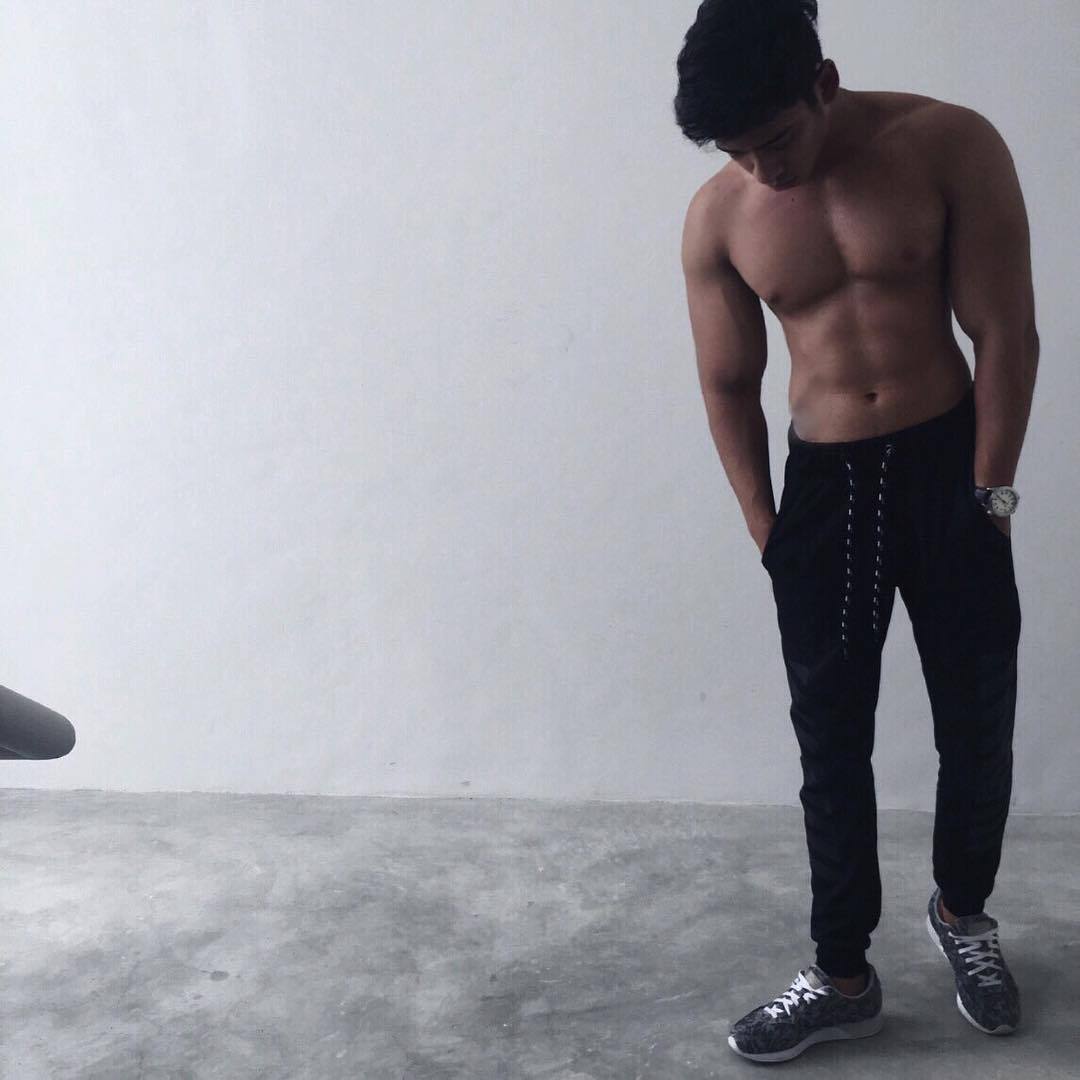 merlionboys:  Another boy with some kind of post gym transformation. Still cute.