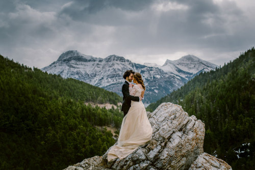 bobbycaputo:    23 Wedding Portraits in Unforgettable Landscapes Around the World  