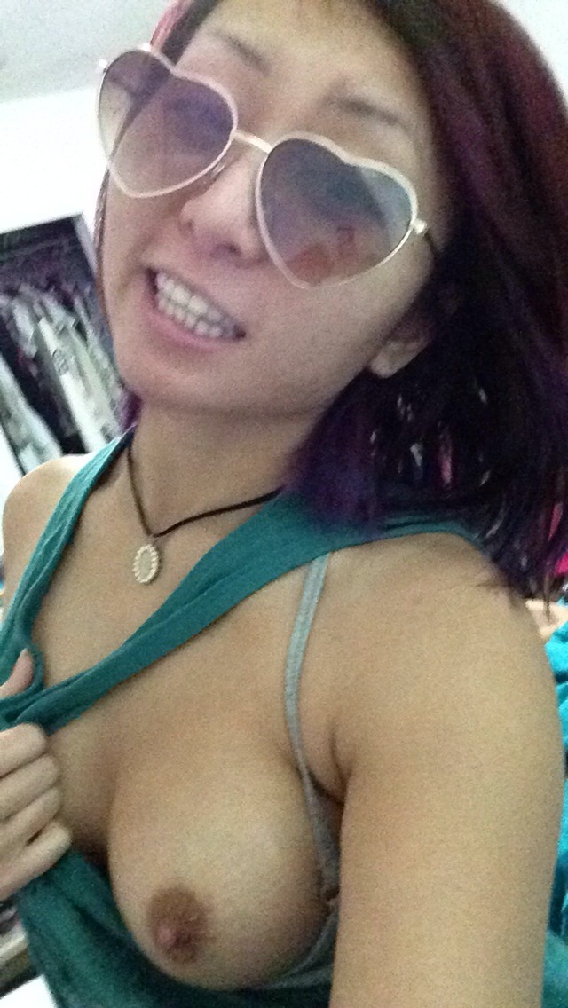 mostlyasianamateurs:  Follow me for more Amateur Asians
