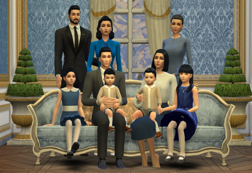 I love taking big family portraits and watching the family grow through the  generations : r/Sims4