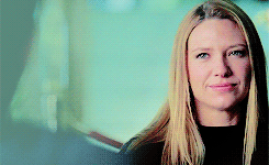 a-torv:  Positive Lady Characters Meme: Olivia Dunham + colors abound 