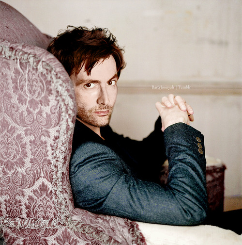 improbablyapanda:  DOES THIS PICTURE OF DAVID TENNANT NOT LOOK AN AWFUL LOT LIKE