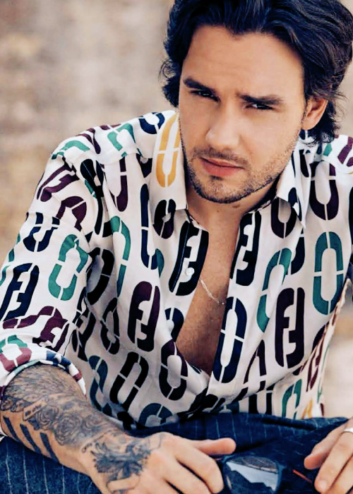 matchingbees: Liam for Esquire México | Photography by Charlie Gray