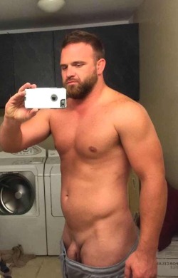 ruggerdan: suckerfun:  DM pics for a feature! (6k)  That face! That body!!! 