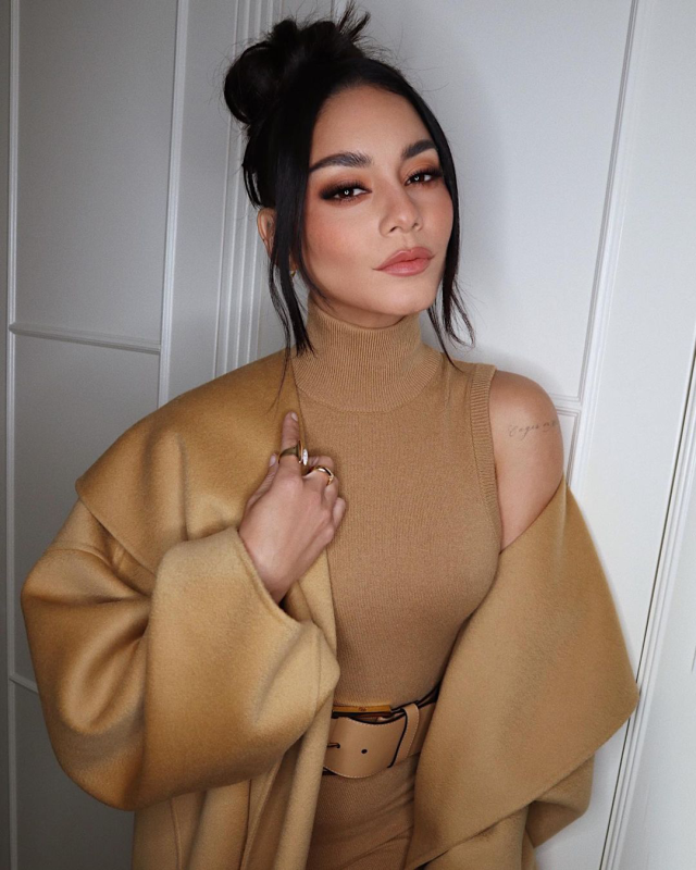 femalestunning:vanessahudgens: Cozyyyy