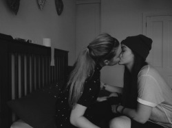 fuckyeah–lesbians:  Follow for more