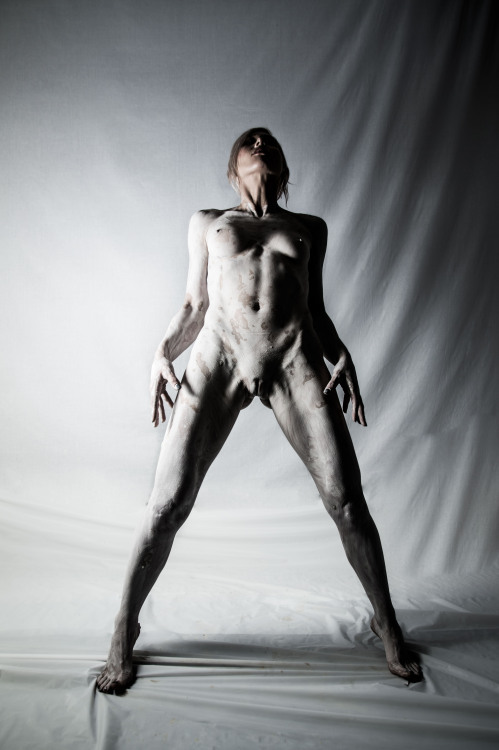 shatteredvortex:  Model: @esexer Photog: @shatteredvortex  
