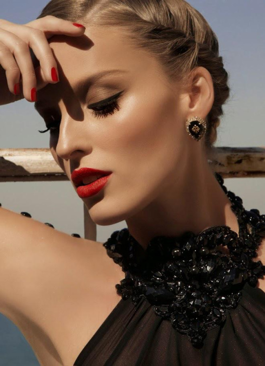 desire-vogue:  http://desire-vogue.tumblr.com