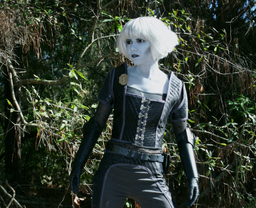 Lady Lomax as Chiana from Farscape. The bikini shots come from the epsiode “Terra Firma”