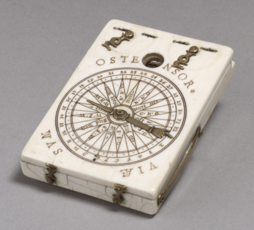 acrosscenturiesandgenerations:▪Portable diptych sundial. Maker: Hans Tröschel the Elder (G