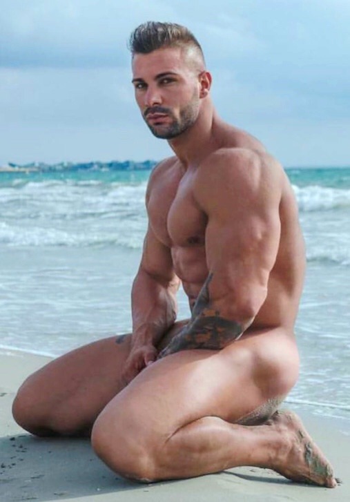 nicksechi:  Hottern fuck …