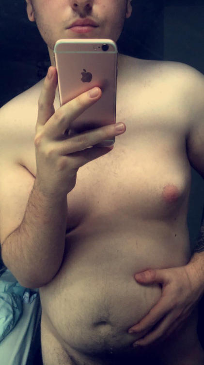 bitemeharderr:Just woke up & feeling kinda body positive so have some photos of my belly Please 