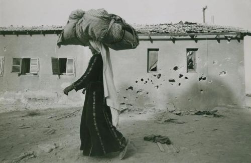  Leonard Freed. Arab refugee, 1967. 