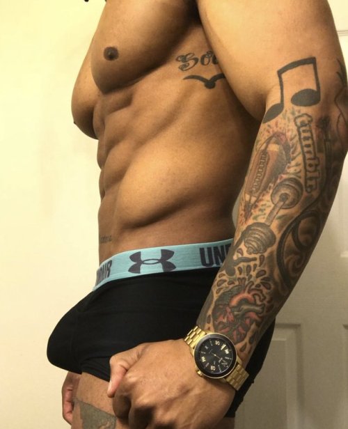 hotmaleunderwear.tumblr.com