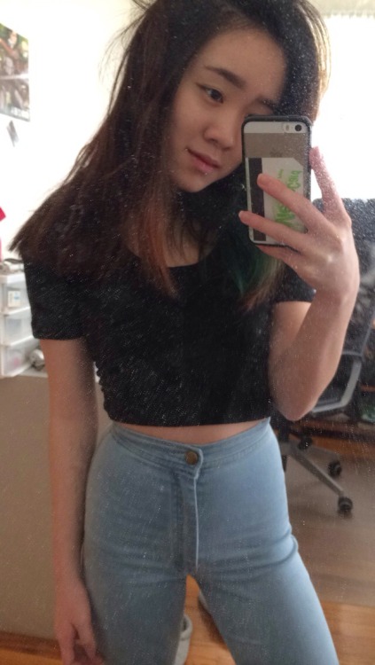 asianfetus:  i sold my soul to look this good in these jeans
