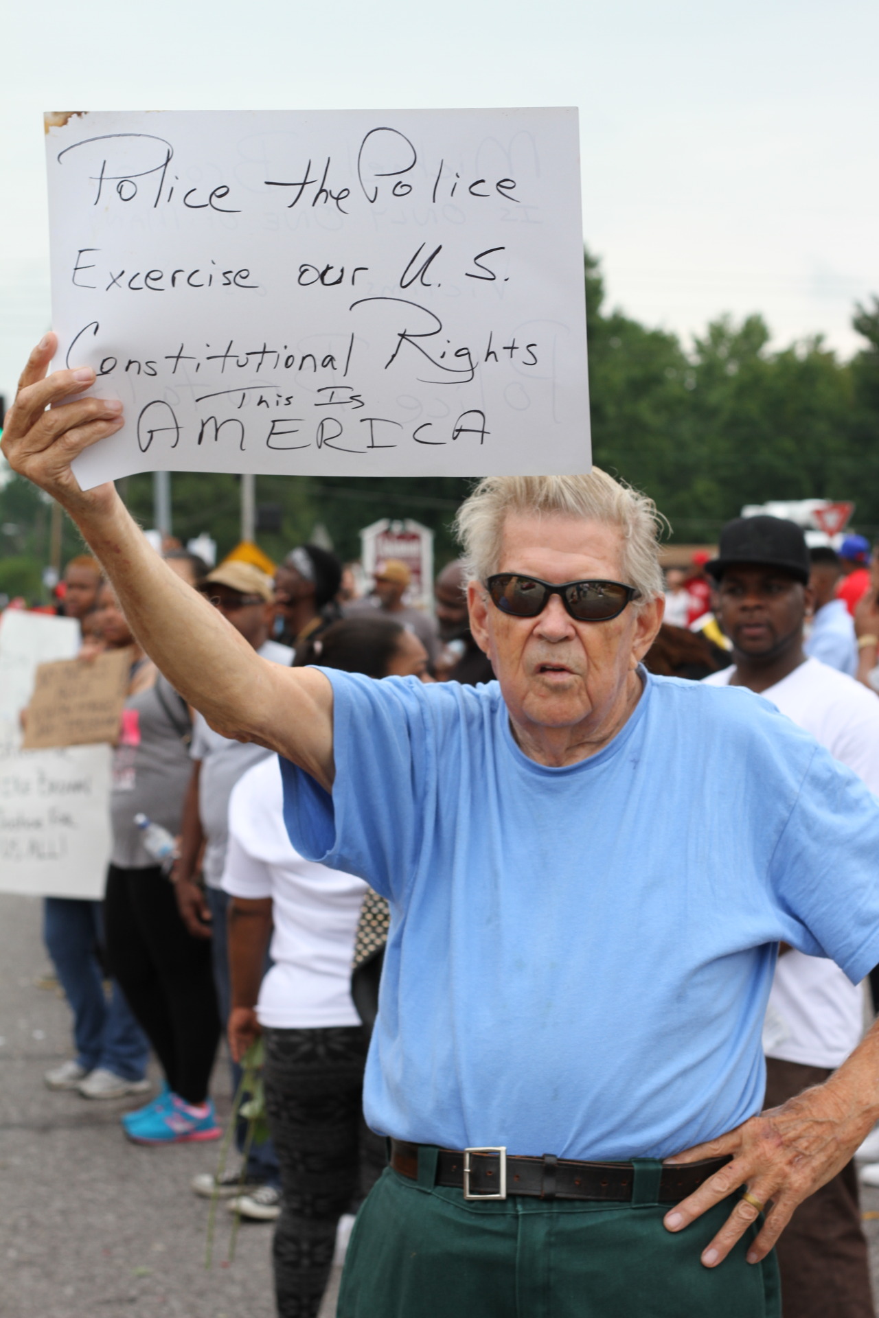 lostmous3:  A day at a peaceful protest in Ferguson, Missouri