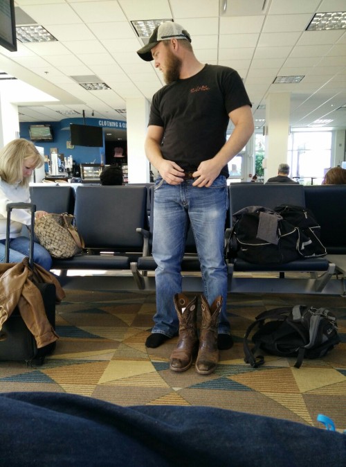 realcountryboyspy:  imjustjoshying:  Thank you TSA  Damn!!