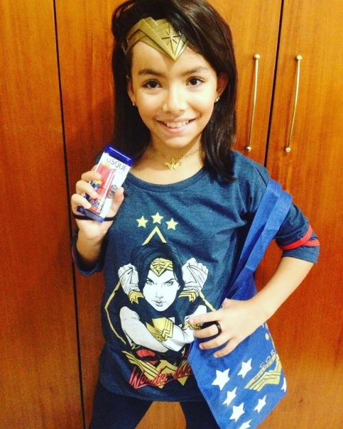 thats-what-sidhe-said: pr1nceshawn: Little Girls Dressed as Wonder Woman.