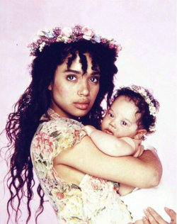 totheonesthatsavemefromyself:  Lisa Bonet and Zoë Kravitz. 