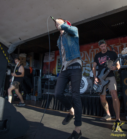 Chunk! No, Captain Chunk!  - Playing the Vans Warped Tour at Darien Lake (Buffalo, NY) on 7.8.14 Cop