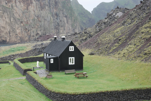krysuvik:Cabin on Vestmann Island, Iceland.