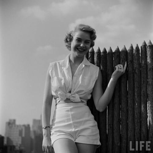 Hope Lange(Yale Joel. 1954?)