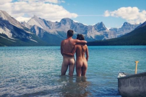 naturalswimmingspirit:bumaroundtheworldHere’s to the start of our adventure. #bumaroundtheworld #s2a