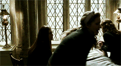 harrypotterdailly:  Harry Potter awkward moments 