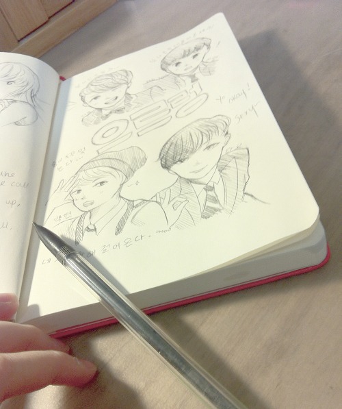 harmonixing:  으르렁 moleskine sketches