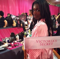 ninaflowersss:  simplychicdotco:  The Black Models for the Victoria Secret still mad they pick Jenner over Dunn.   They are so cute ❤️❤️❤️