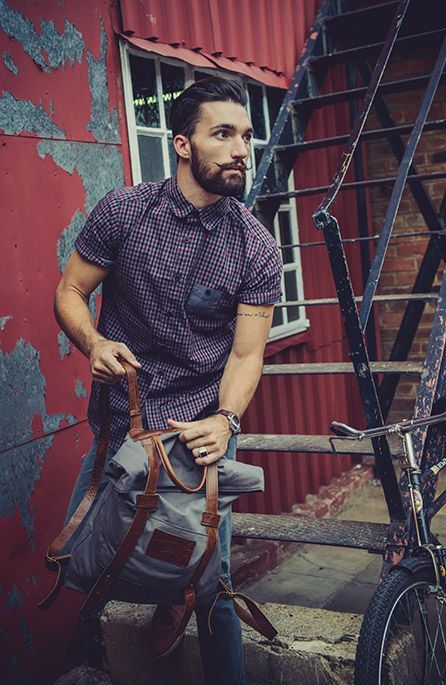 bowtii:  Bag, Bike and a Beastly Beard.