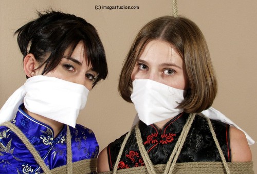 graybandanna:  Some really nice over the nose gags. They’re probably not that effective (unless there’s more gag underneath) but I think they look great. 