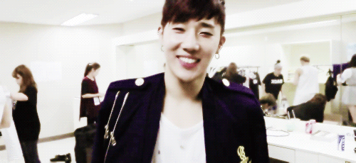 gyuuri:  after saying thanks, sunggyu proceeds to drag woohyun over and beat him 