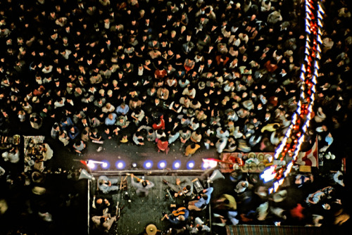 museumuesum: Marvin E. Newman San Gennaro Festival II, 1952 (printed later)