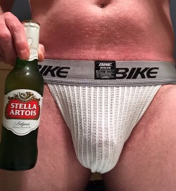 straightcuriousbuds:  dugout9:  Should I start a beer/underwear/jock pic post challenge. Come on guys you can do it. Harmless fun!?  Love this