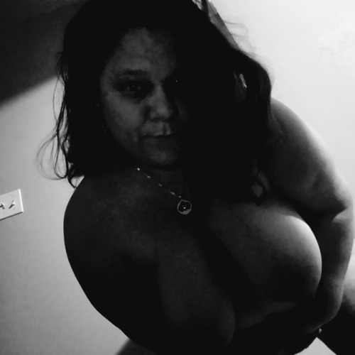 vanillaqueen4u: A little black n white.. just right!!