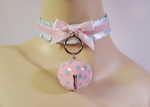 kittensightings:  I have a few large bell collars now in the shop, all but the white one is custom designed and painted by me. Mew mew!  Christmas gifts Master? Pretty please?