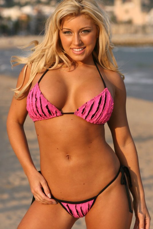 creepshots:  #Blonde, #beach and #boobs.  Perfect package? Join CreepShots.com