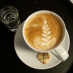 Latte art at Sofa Cafe. #latteart