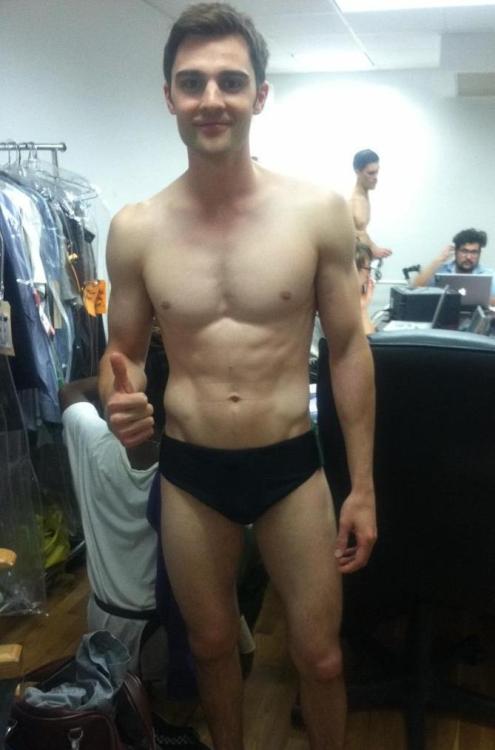 bbmennudeenjoy:  nick uhas: The week 2 curse lives on