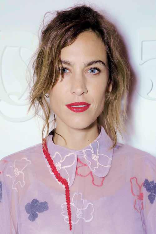 alexachungdirectory:
“  Alexa Chung attends the #BoF500 Gala Dinner during London Fashion Week Spring/Summer collections 2016/2017 on September 19, 2016 in London, United Kingdom
”