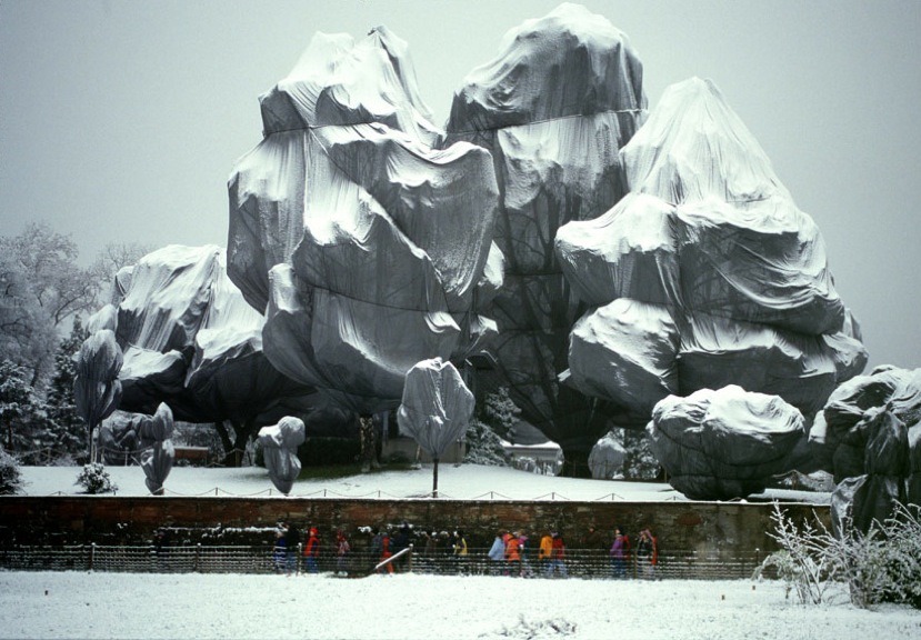 natur4listic:  Christo and Jeanne-Claude - Wrapped Trees, 1997-1998 Read more about